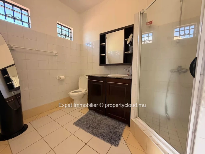 3-Bedroom Family Home with Office, Pool and Mountain Views – For Rent in Tamarin