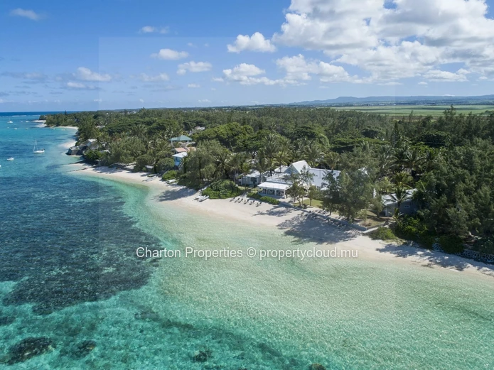 Élégante villa de plain-pied de 2 chambres avec piscine privée