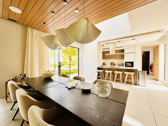 Signature Villa Within An Iconic 5? Beachfront Resort