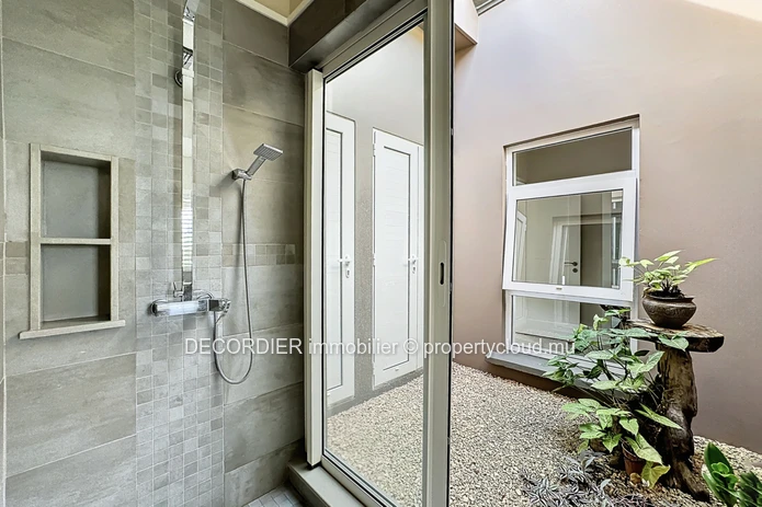 Magnifique villa située à Villa Valriche - accessible aux étrangers