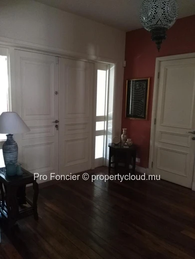 Hose for sale in Quatre-Bornes – Magnificent Contemporary Villa 