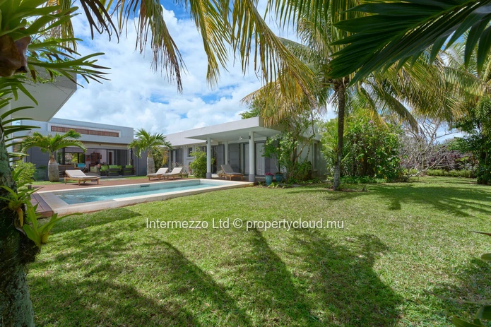 Villa 3 chambres 346 m² sur 1 748 m² à vendre – Balaclava