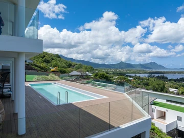 5 Bedroom Villa