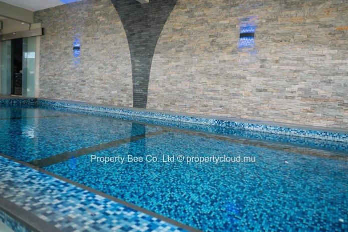 Modern 3 bedroom apartment between Avenues Colombres & Perdrix