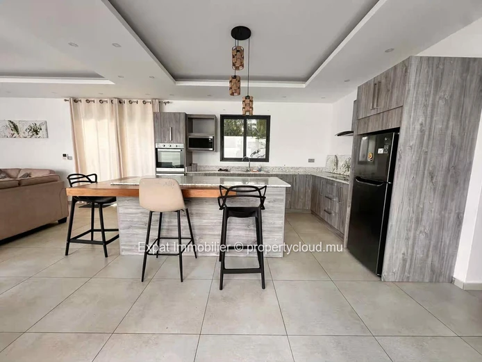 Bright 3-Bedroom Villa for Rent in Saint-François, Calodyne – Comfort, Privacy & Ideal Location