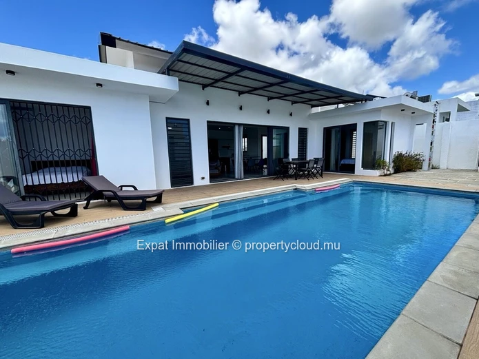 Single-Storey Villa, 3 Bedrooms, Spacious Areas And Swimming Pool (12 M) – Pereybere