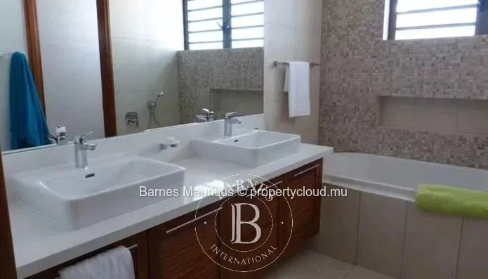 CAP MALHEUREUX – BEACH FRONT PENTHOUSE with 3 bedrooms