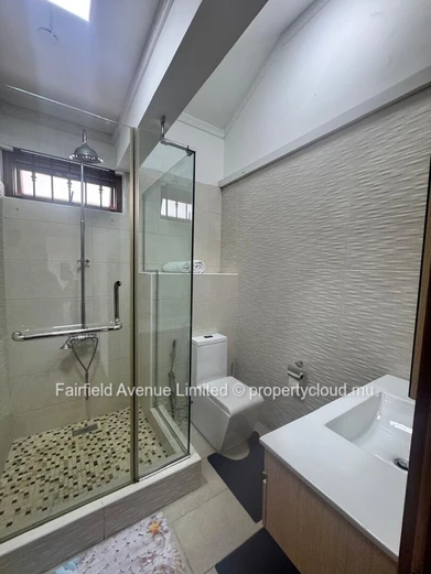 Maison meublée de 5 chambres à louer à Vacoas