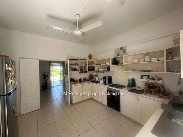 Spacious 4-Bedroom Villa with Large Garden and Terrace, Tamarin, Mauritius