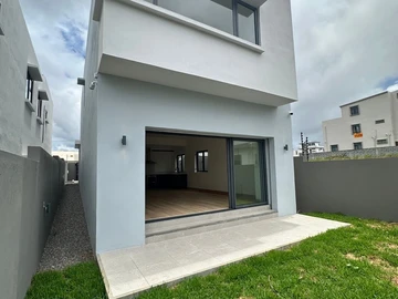 4 Bedroom Townhouse, Duplex