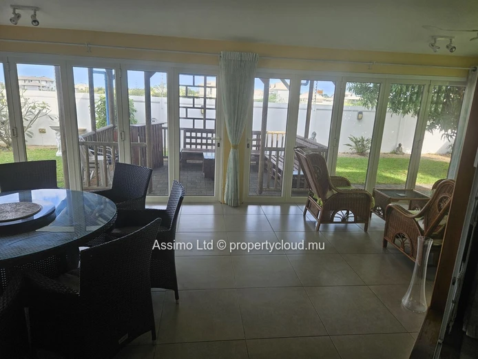 Spacious 5-bedroom family home for sale in Le Mahe, BEAU VALLON.