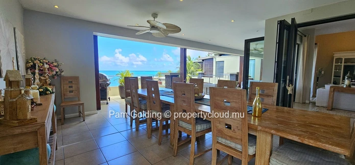 Stunning beach front apartment with two suites