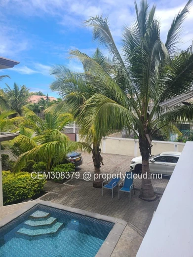 Modern Coastal Living | Chic 3-Bedroom Apartment 100m from Pereybere Beach