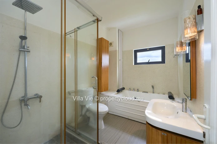 Belle Mare - Charming villa with sea and mountain views