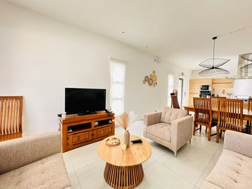4 Bedroom Villa