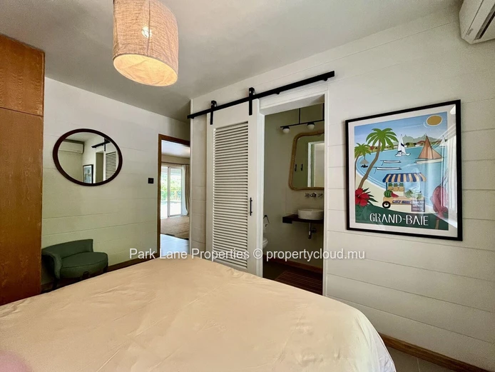 Chic Sanctuary: Tastefully Renovated, Semi-Furnished Family Home