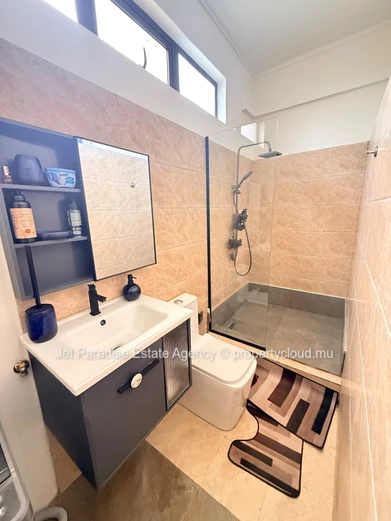 Apartment of 2 bedrooms for sale, close to amenities.