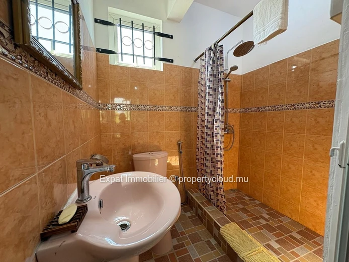 Villa Individuelle 3 Chambres Avec Piscine Et Jardin – Calodyne
