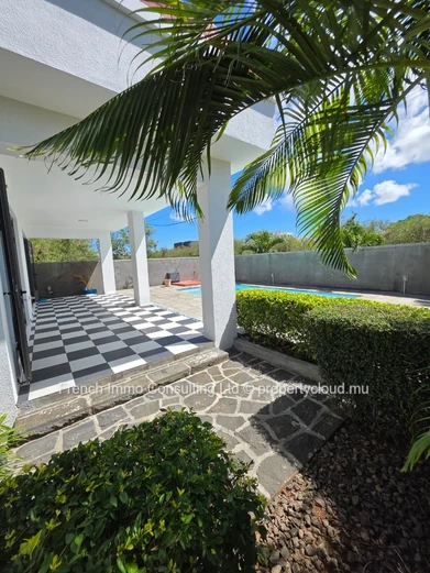 Belle villa moderne de 4 chambres a mon choisy