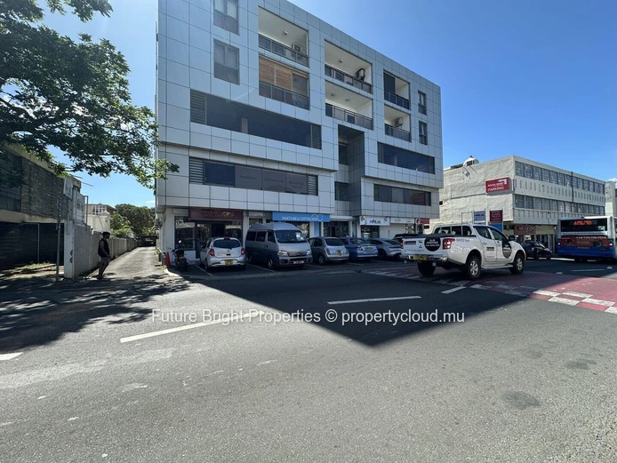 Espace Commercial à Vendre  Au Cœur de Beau Bassin