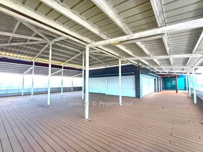 Commercial Space - 519m2 - Ebène