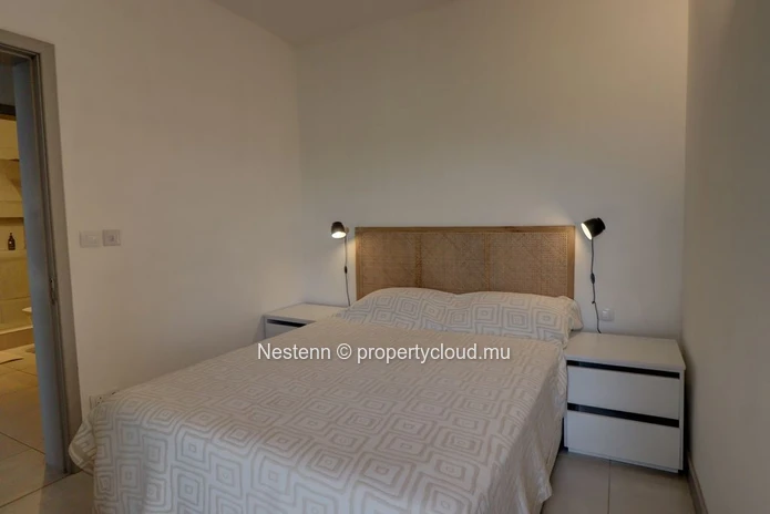 Modern 2-bedroom apartment in Moka , fully equipped kitchen, air conditioning, and close to amenities.