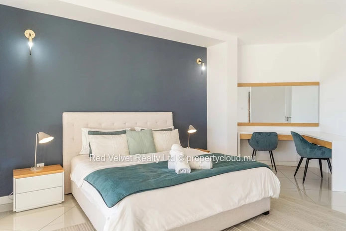 Beachfront Penthouse with Sea View – 3 Bedrooms – Flic en Flac