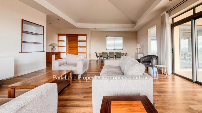 Penthouse Contemporain à Vacoas – Confort, Espace et élégance