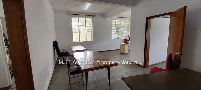 Local Commercial - 186 m² Port Louis - Center 