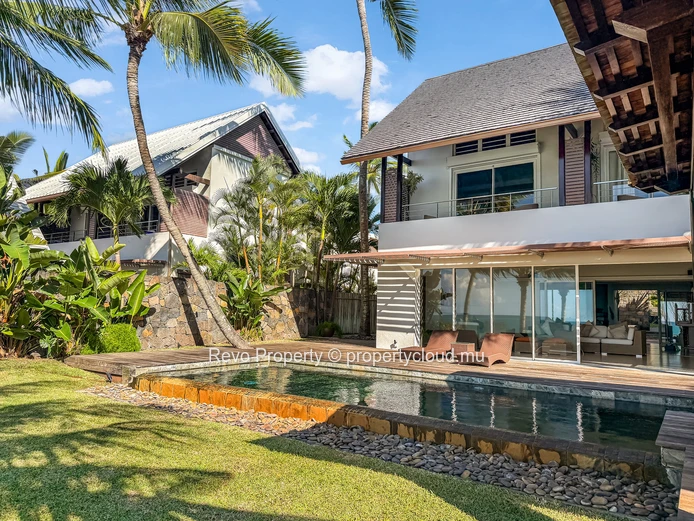 The Ultimate Beachfront Living in Pointe aux Cannoniers