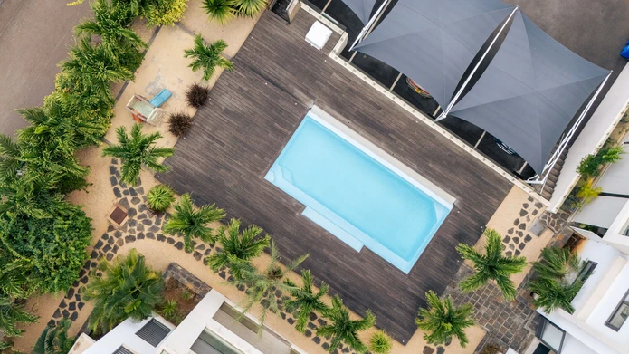 Luxury Penthouse with Stunning Sea Views in Tamarin - 160m² Living Space, Communal Pool, Rooftop Access, Fully Furnished