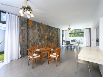 4 Bedroom Building