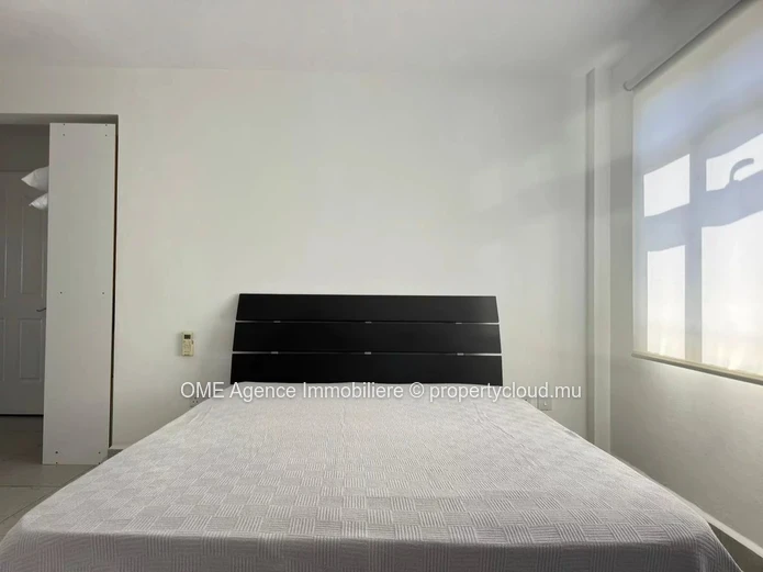 2 bedroom apartment with sea views