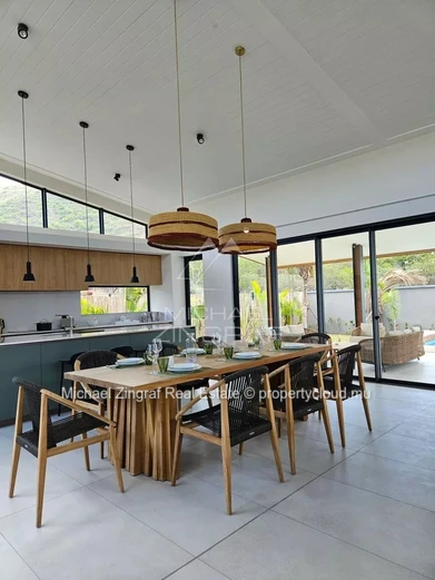 Contemporary Resale Villa – Eco Savanah, Black River