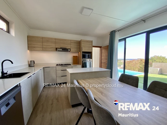 Sea View Villa with Double Garage
