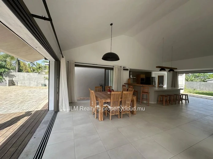 For Rent : Spacious Villa with Private Pool and Mountain View in Tamarin, Mauritius