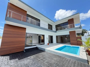 4 Bedroom Villa