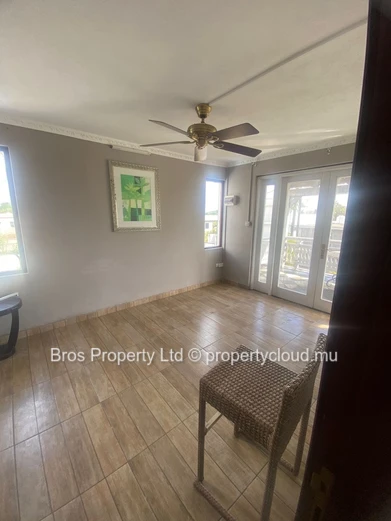 Maison à vendre - Rivière du Rempart | 7 500 000 Rs | Terrain de 7 perches