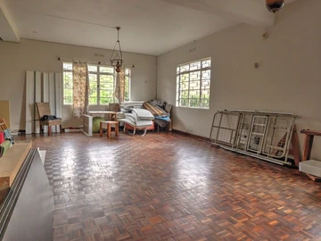 6 Bedroom House