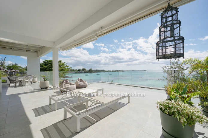 Penthouse meublé de 320 m² à louer à Péreybère avec piscine