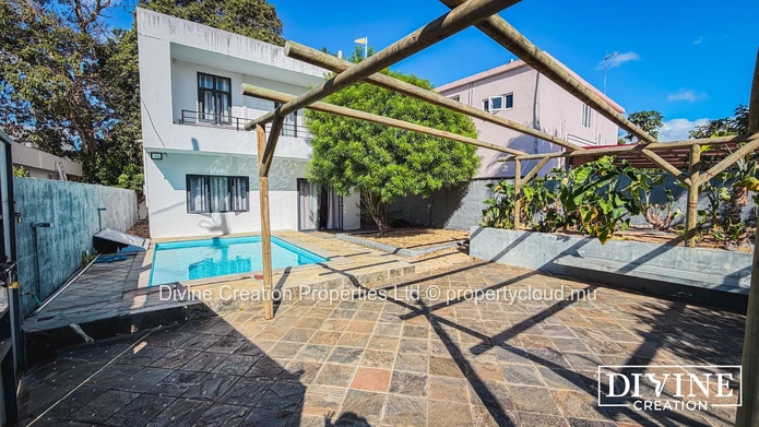 Maison À Vendre – Morcellement L’Abri, Pampemousses