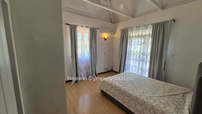 Spacious 5-Bedroom Private House for Rent in Flic en Flac – Just 3 Minutes from the Beach