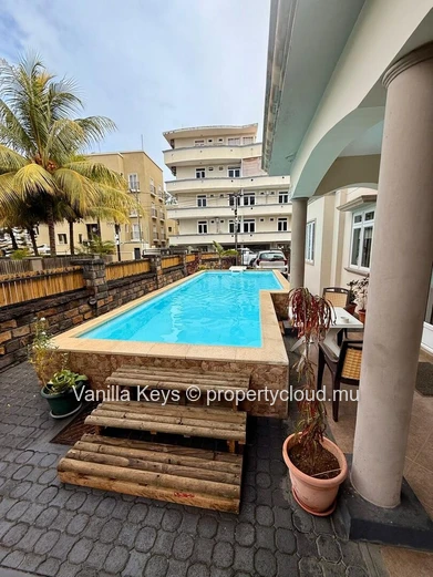 Spacious 4-Bedroom Apartment with Sea Views – Flic en Flac