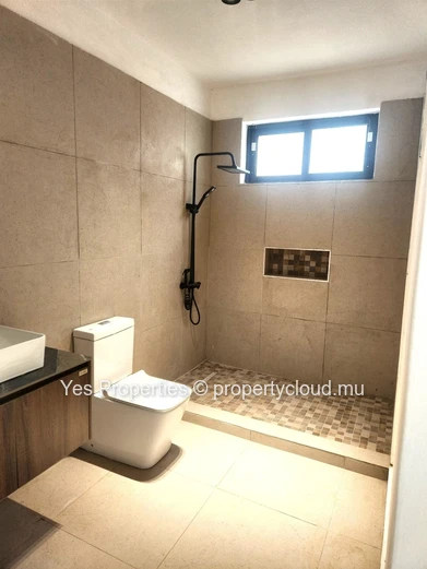 FOR SALE :  5-Bedroom Townhouse – Floréal – Rs – CALL 