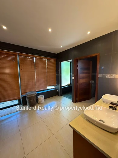 Beautiful Villa for Rent - 4 Bedrooms, Grand Baie, North