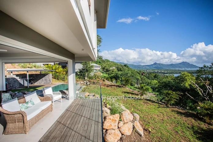 Coastal Elegance Above the Blue
