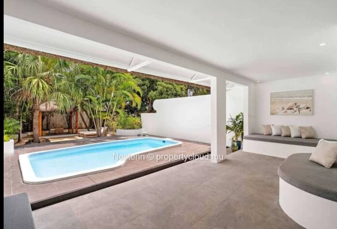 Charming and bright 4 bedroom semi-detached villa