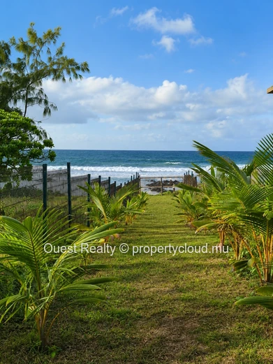 Poste Lafayette- Villa en bord de mer avec studio indépendant et vaste terrain