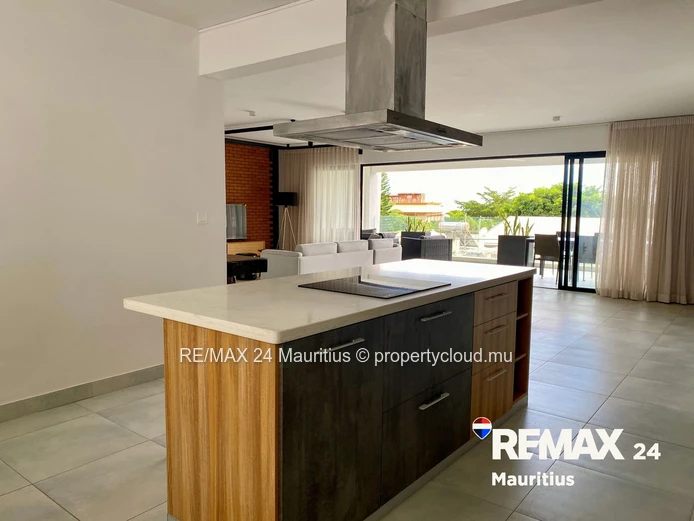Stylish 3-Bedroom Apartment in the Heart of Tamarin