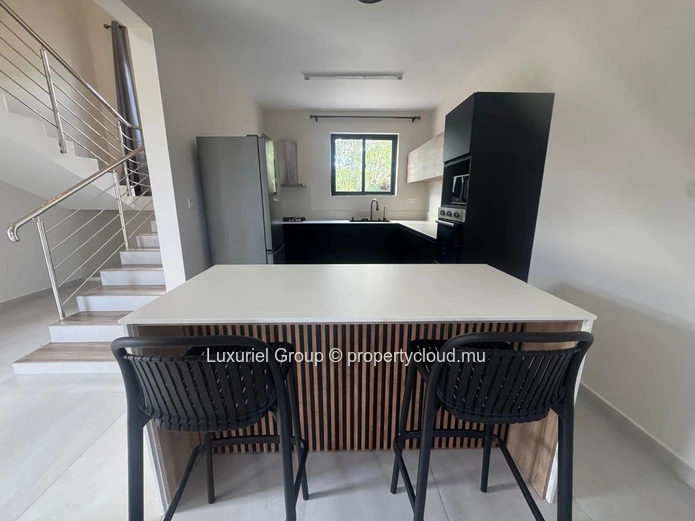Splendid New Villa 3Bed Ensuite Office Swimming Pool